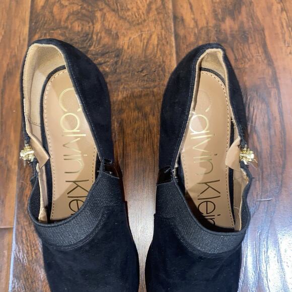 CALVIN KLEIN Black Suede Booties Sz 6.5 Gold Side Zip Stiletto Heel Chic Sexy - Picture 6 of 7